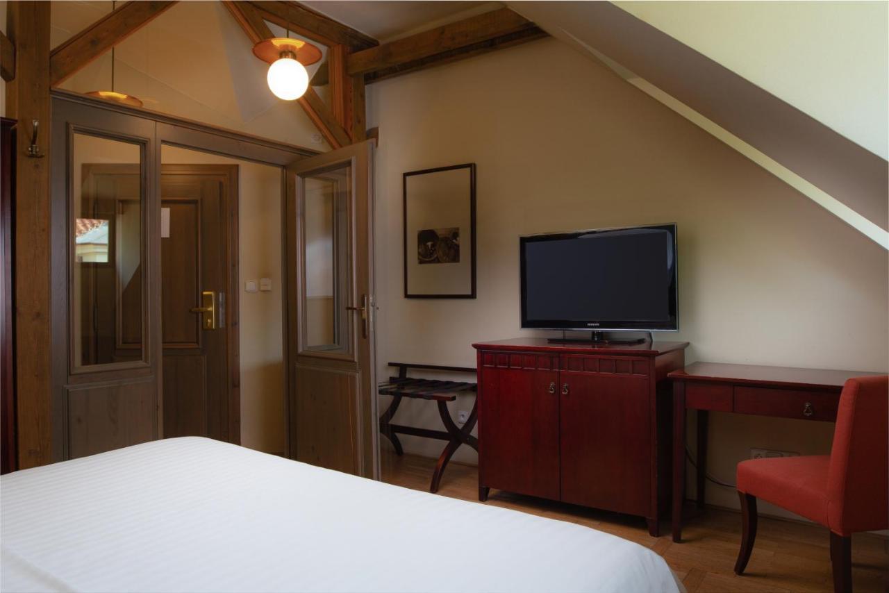 Charles Bridge Heritage Suites By Salvator Hotels — Photos 3